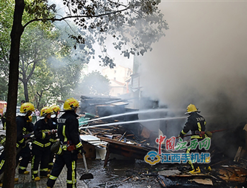 �ƿ܇��늲�����· �˴�һľ���ӹ��S�ɡ������